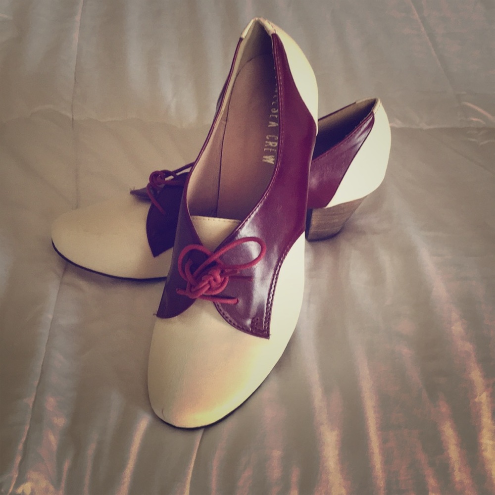 Size 40 Chelsea Crew saddle shoes